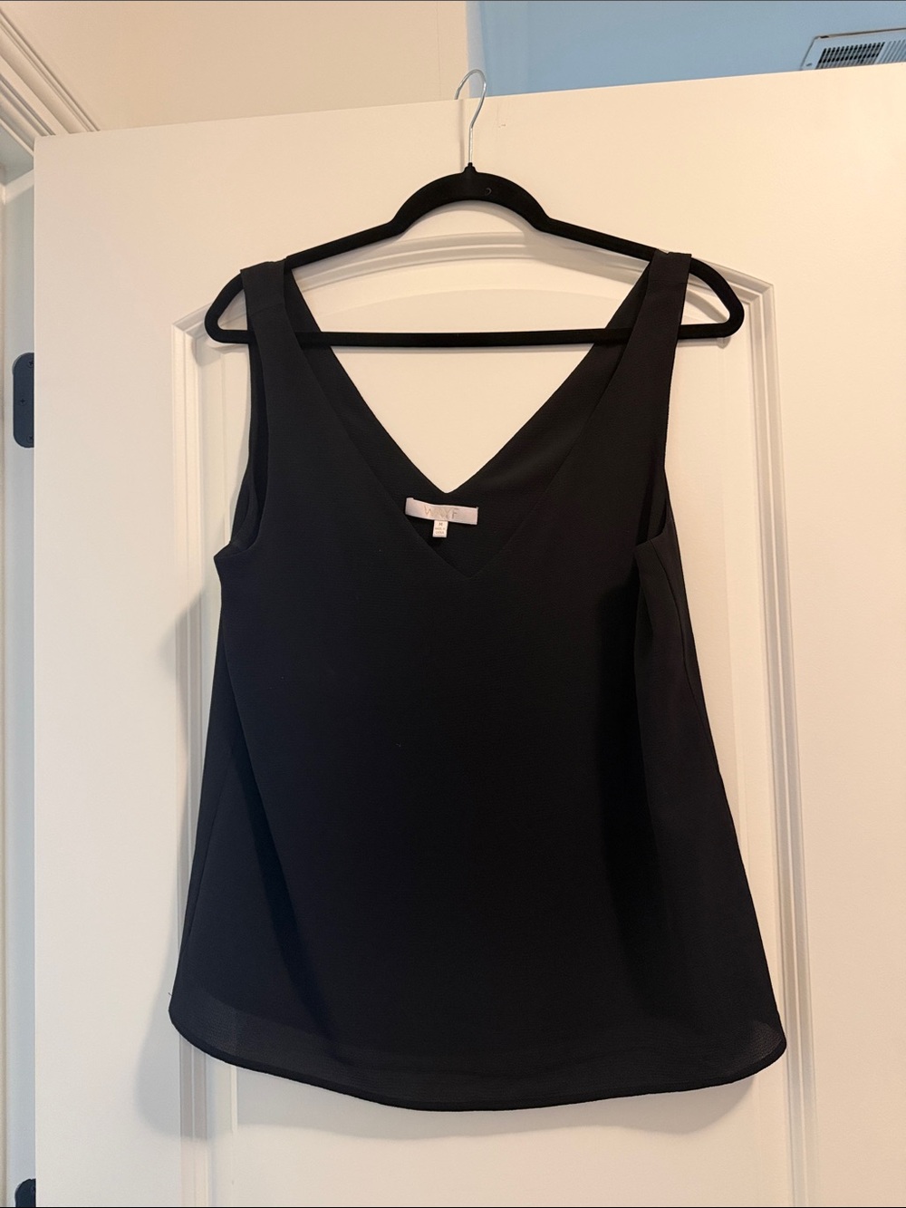 Wayf Black V-Neck Sleeveless Camisole
